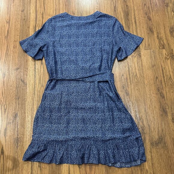 Vineyard Vines Dress Womens 6 Silk Rayon Blue Floral Print Wrap Lined - Picture 10 of 10